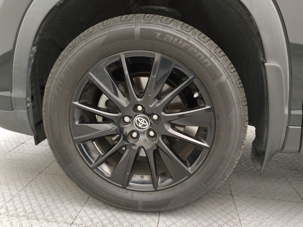 2019 Toyota Highlander in Phoenix, AZ 85022 - 18119600 31