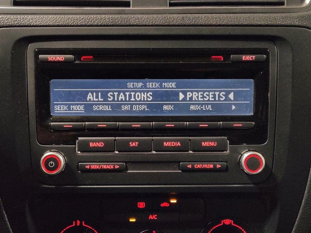 2014 Volkswagen Jetta in Jacksonville, FL 32210 - 18119635 25