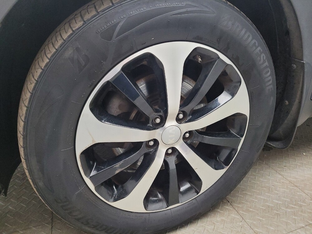 2018 Kia Sorento in Taylor, MI 48180 - 18119650 31