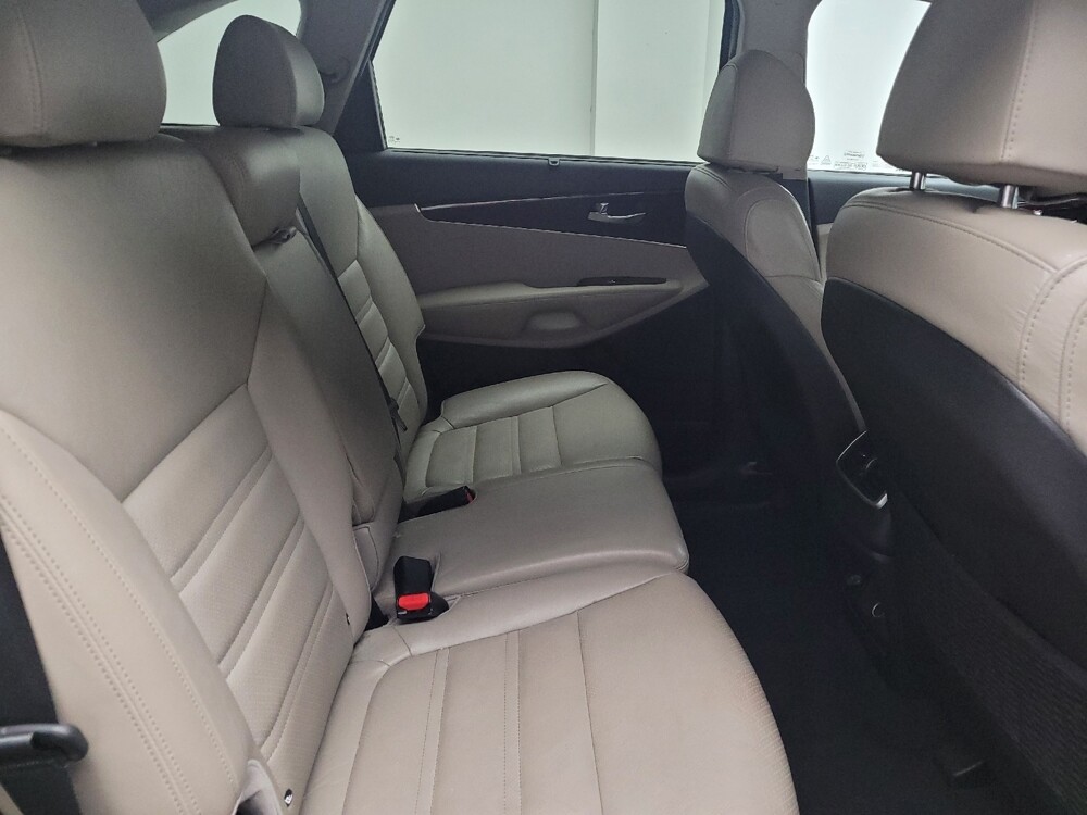 2018 Kia Sorento in Taylor, MI 48180 - 18119650 19