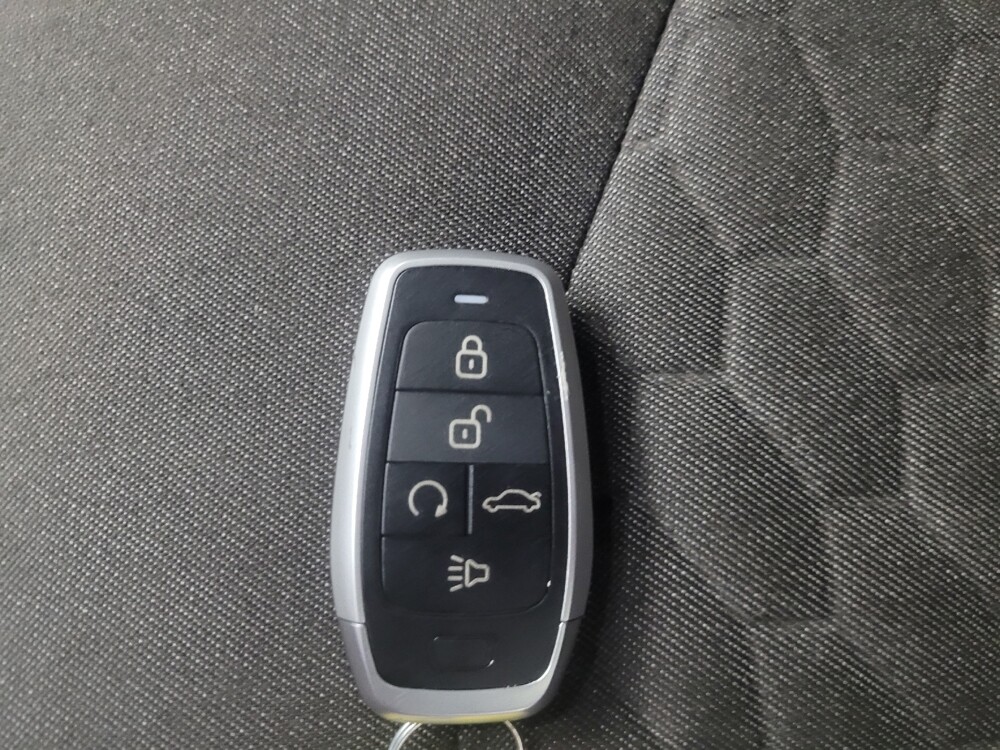 2019 Chevrolet Equinox in Mishawaka, IN 46545 - 18119659 32