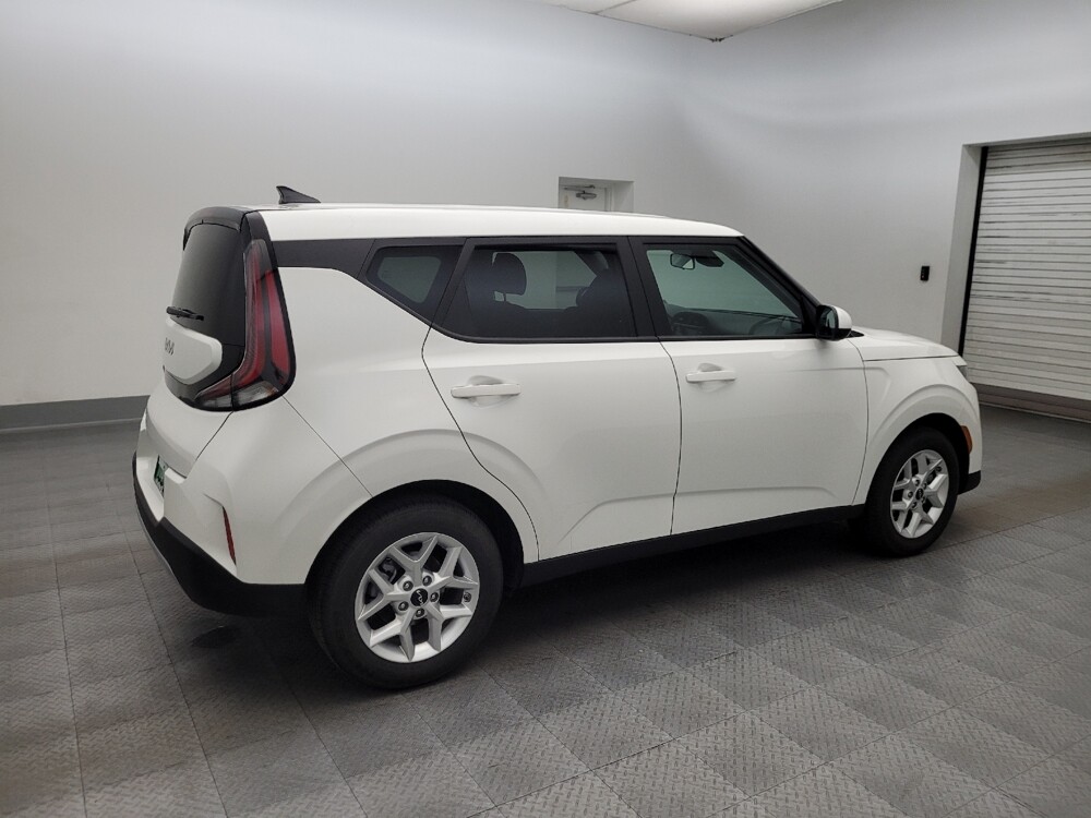 2025 Kia Soul in Phoenix, AZ 85015 - 18119677 10