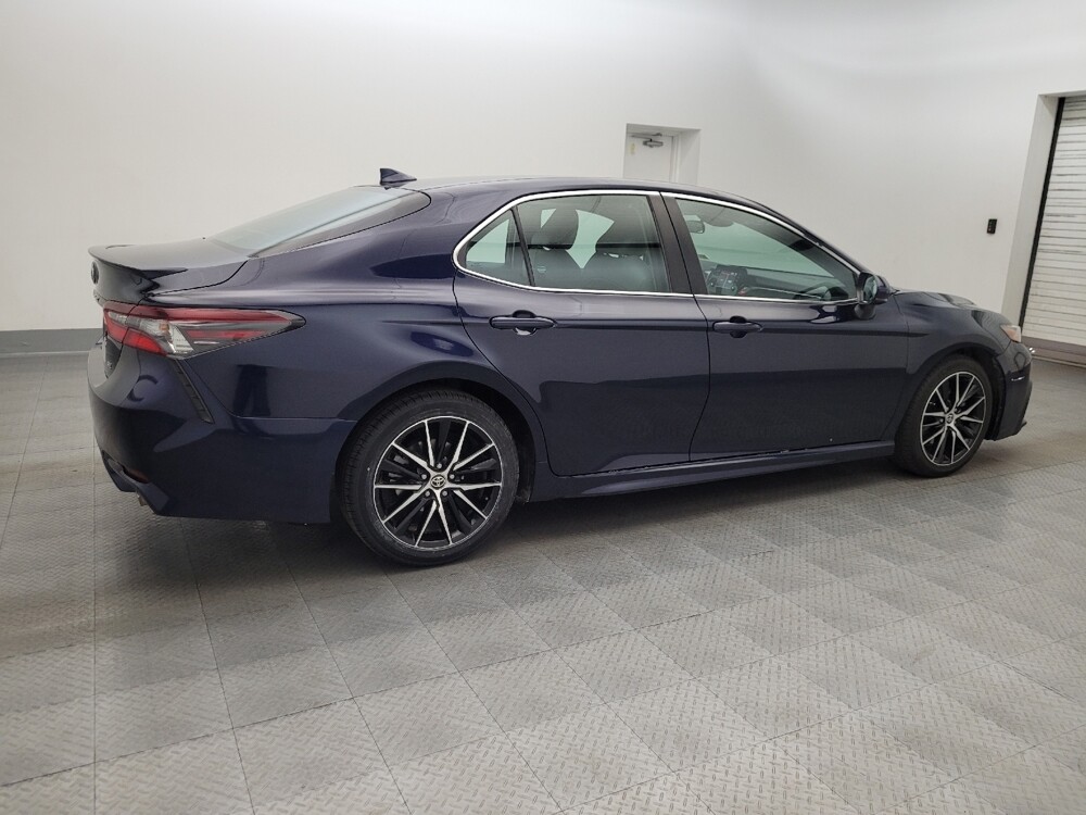 2021 Toyota Camry in Glendale, AZ 85301 - 18119691 10