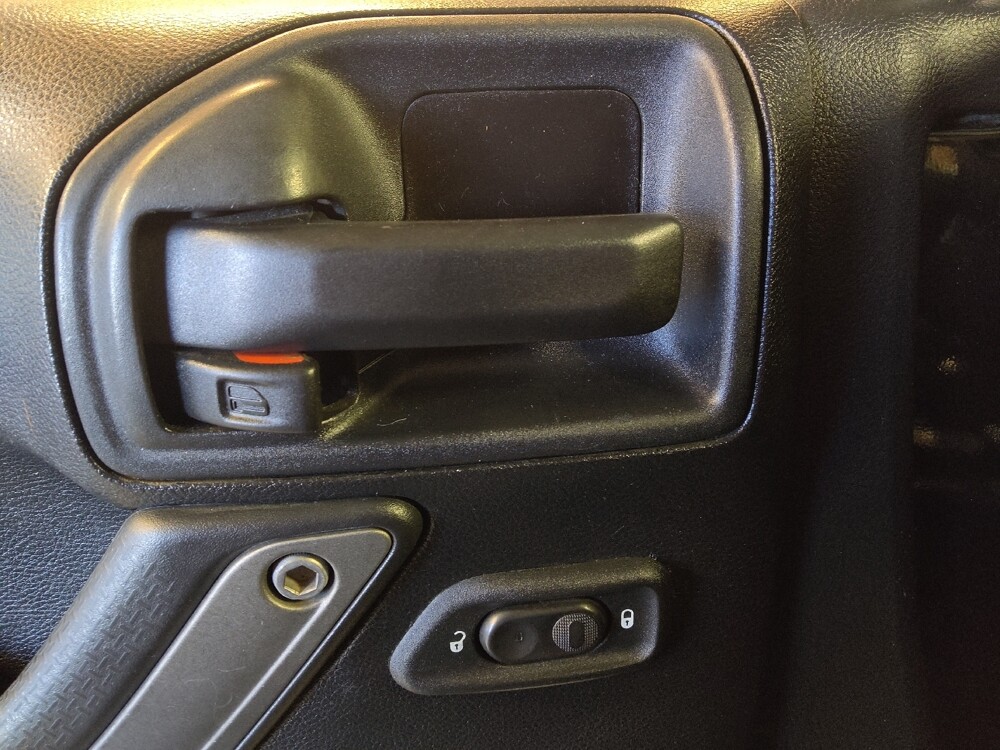 2016 Jeep Wrangler in Baton Rouge, LA 70816 - 18119692 27