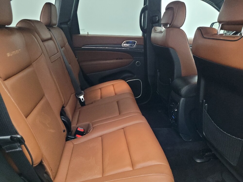 2018 Jeep Grand Cherokee in Jacksonville, FL 32210 - 18119714 19