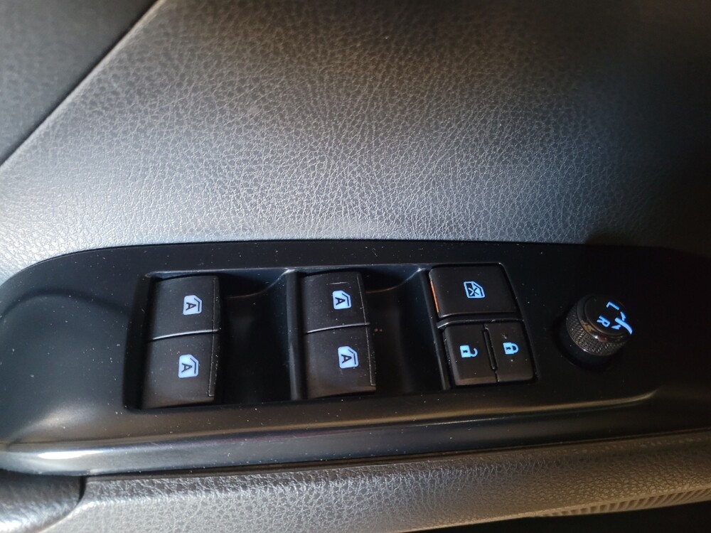 2018 Toyota Camry in Lakeland, FL 33815 - 18119722 27