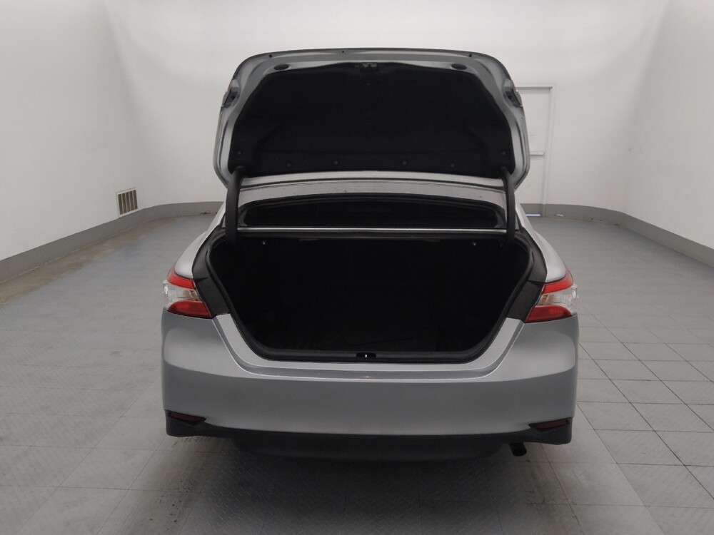 2018 Toyota Camry in Lakeland, FL 33815 - 18119722 29