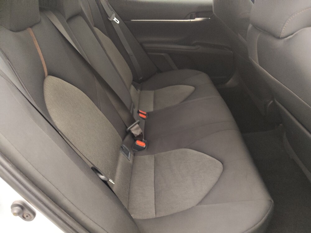 2018 Toyota Camry in Lakeland, FL 33815 - 18119722 19