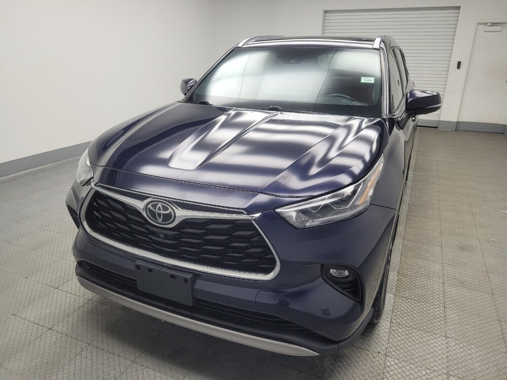 2021 Toyota Highlander in Mishawaka, IN 46545 - 18119723 15