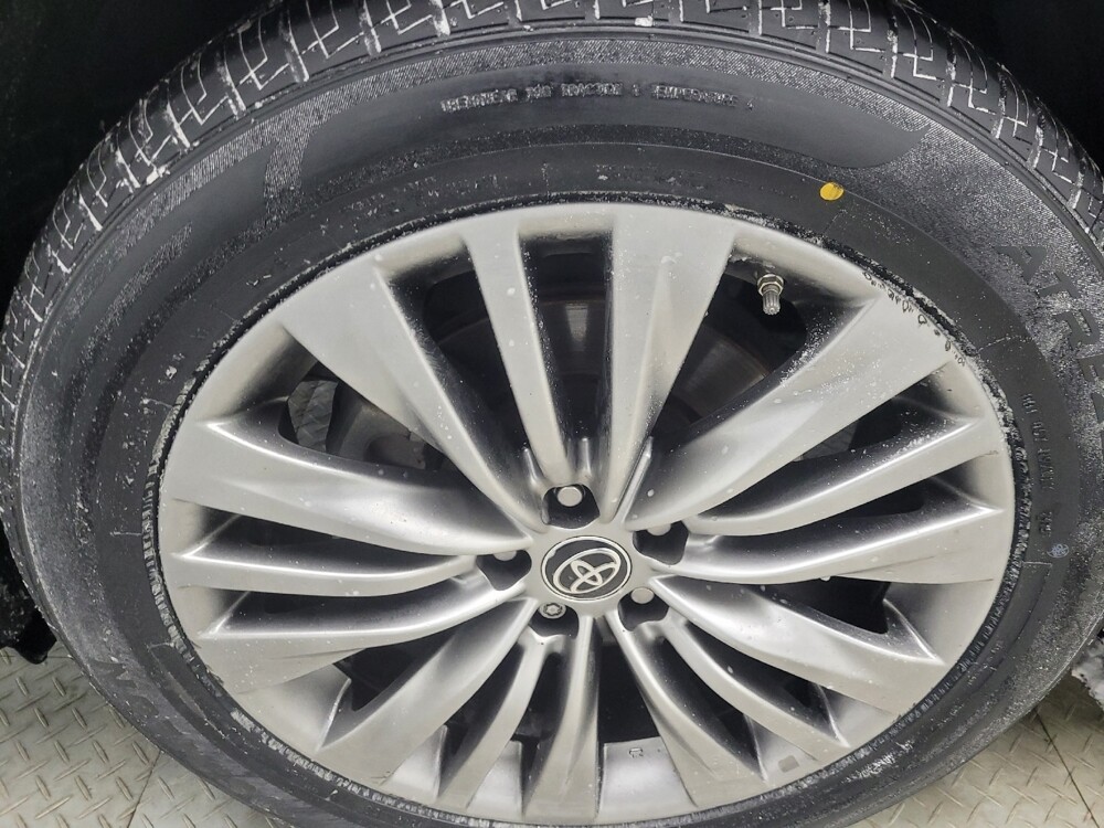 2021 Toyota Highlander in Mishawaka, IN 46545 - 18119723 31