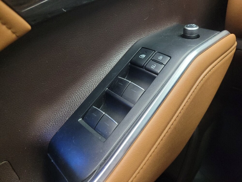 2021 Toyota Highlander in Mishawaka, IN 46545 - 18119723 27