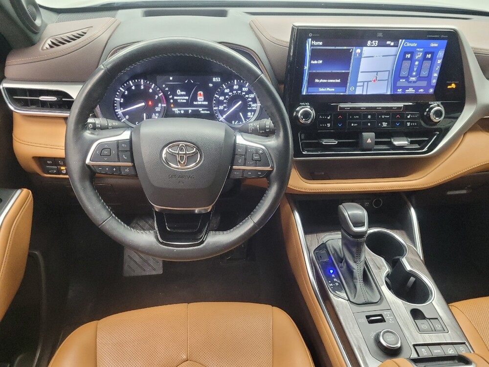 2021 Toyota Highlander in Mishawaka, IN 46545 - 18119723 22