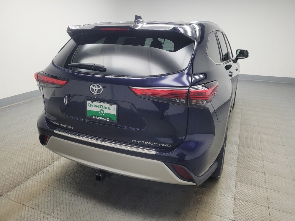 2021 Toyota Highlander in Mishawaka, IN 46545 - 18119723 7