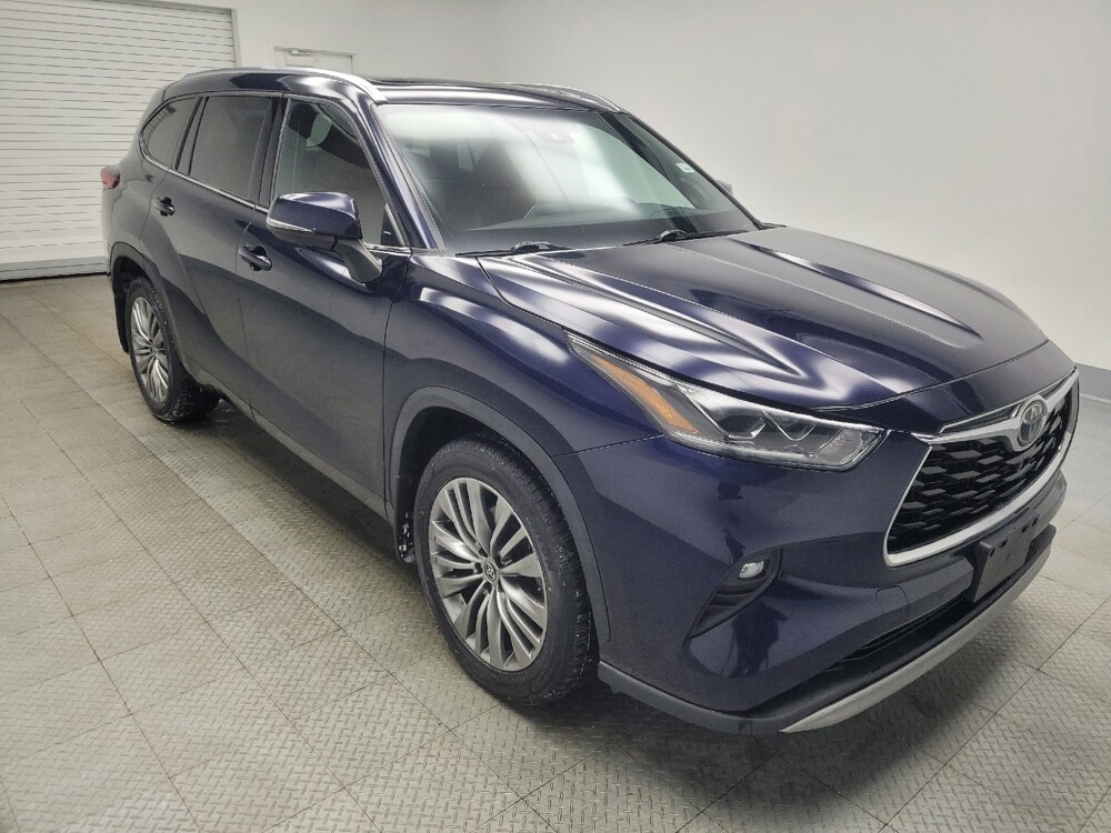 2021 Toyota Highlander in Mishawaka, IN 46545 - 18119723 11