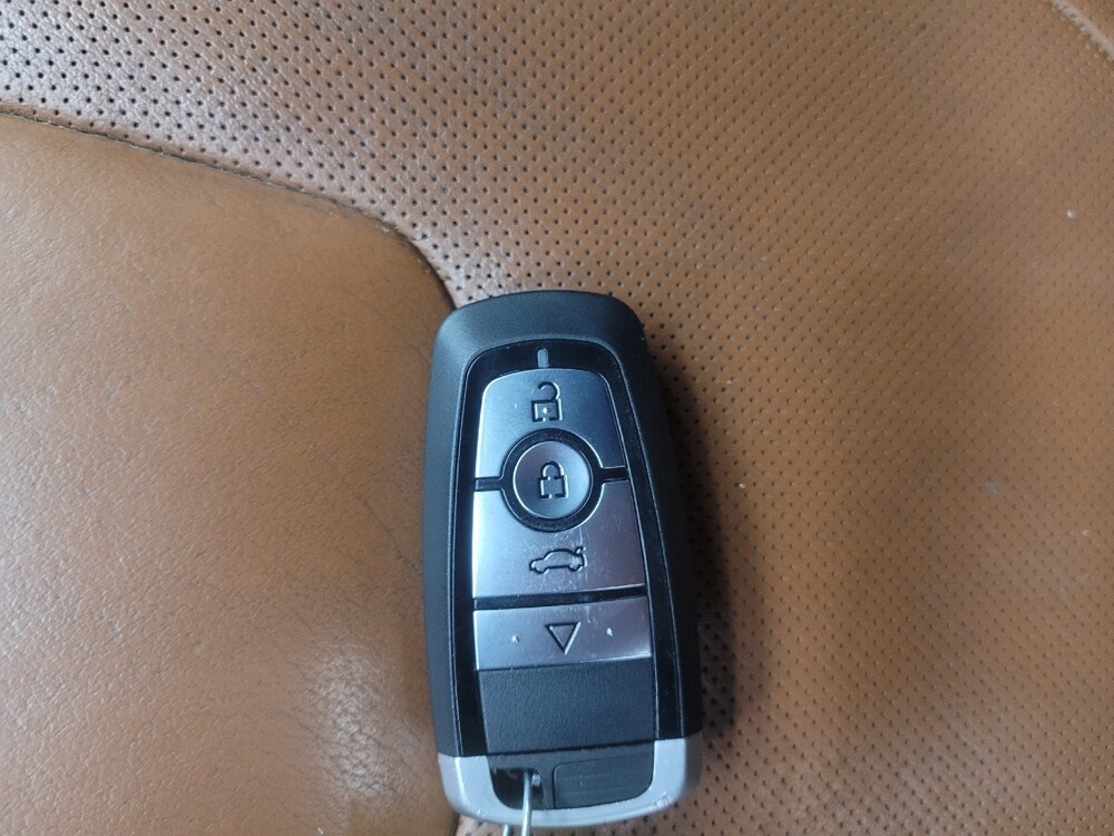 2020 Ford Fusion in Indianapolis, IN 46222 - 18119730 32