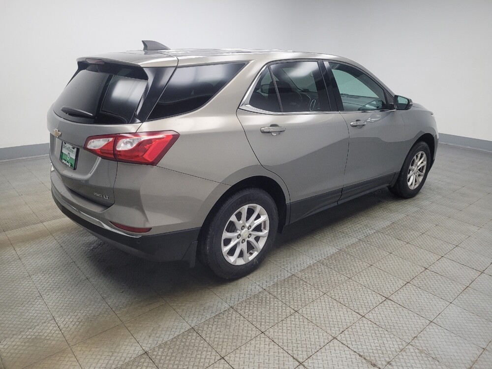 2018 Chevrolet Equinox in Indianapolis, IN 46222 - 18119731 10