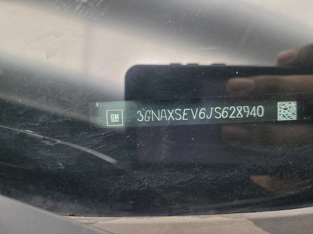 2018 Chevrolet Equinox in Indianapolis, IN 46222 - 18119731 33