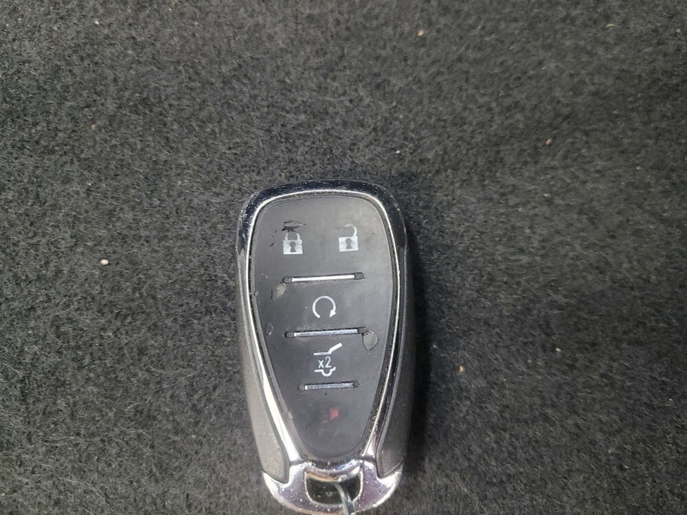 2018 Chevrolet Equinox in Indianapolis, IN 46222 - 18119731 32