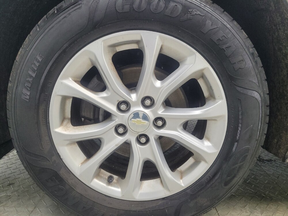 2018 Chevrolet Equinox in Indianapolis, IN 46222 - 18119731 31