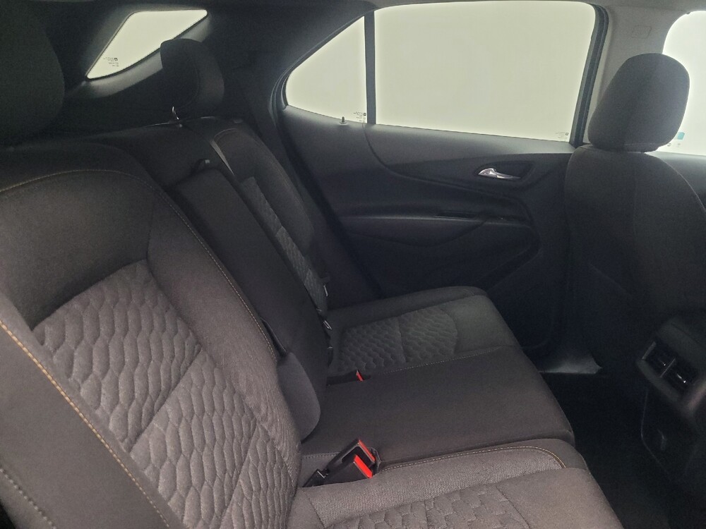 2018 Chevrolet Equinox in Indianapolis, IN 46222 - 18119731 19