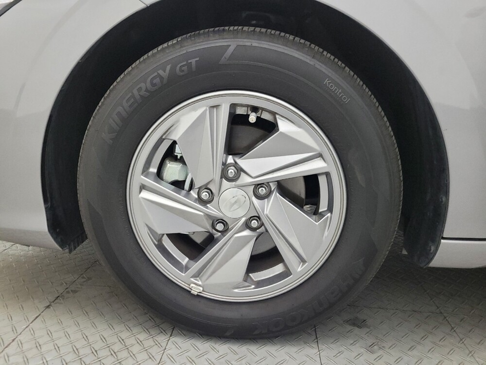 2025 Hyundai Elantra in Phoenix, AZ 85015 - 18119733 31