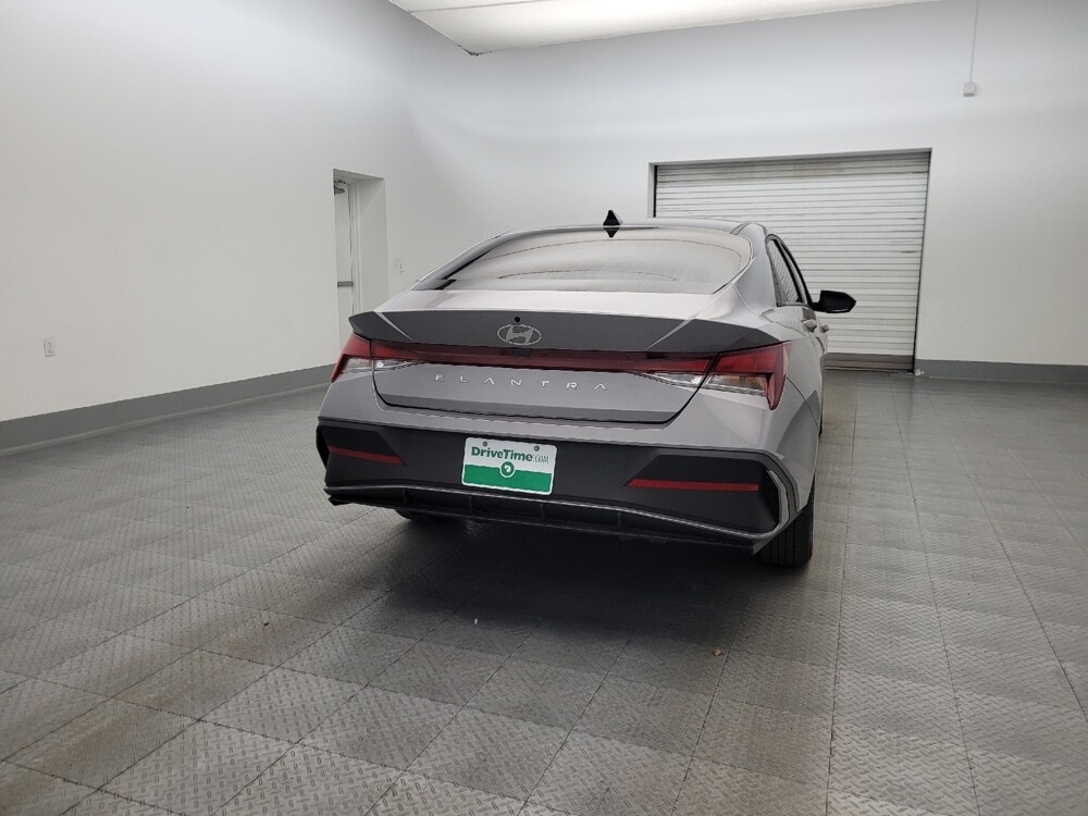 2025 Hyundai Elantra in Phoenix, AZ 85015 - 18119733 7