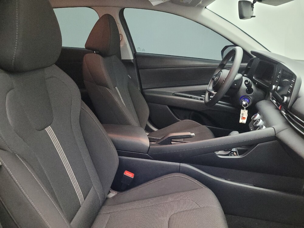 2025 Hyundai Elantra in Phoenix, AZ 85015 - 18119733 21