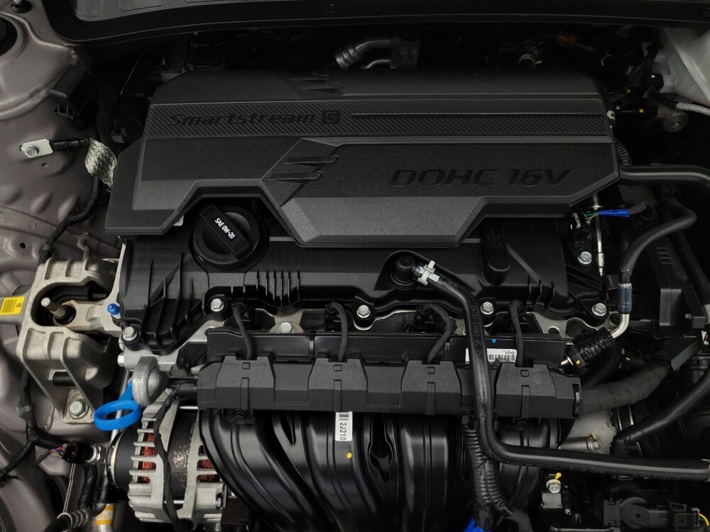 2025 Hyundai Elantra in Phoenix, AZ 85015 - 18119733 30