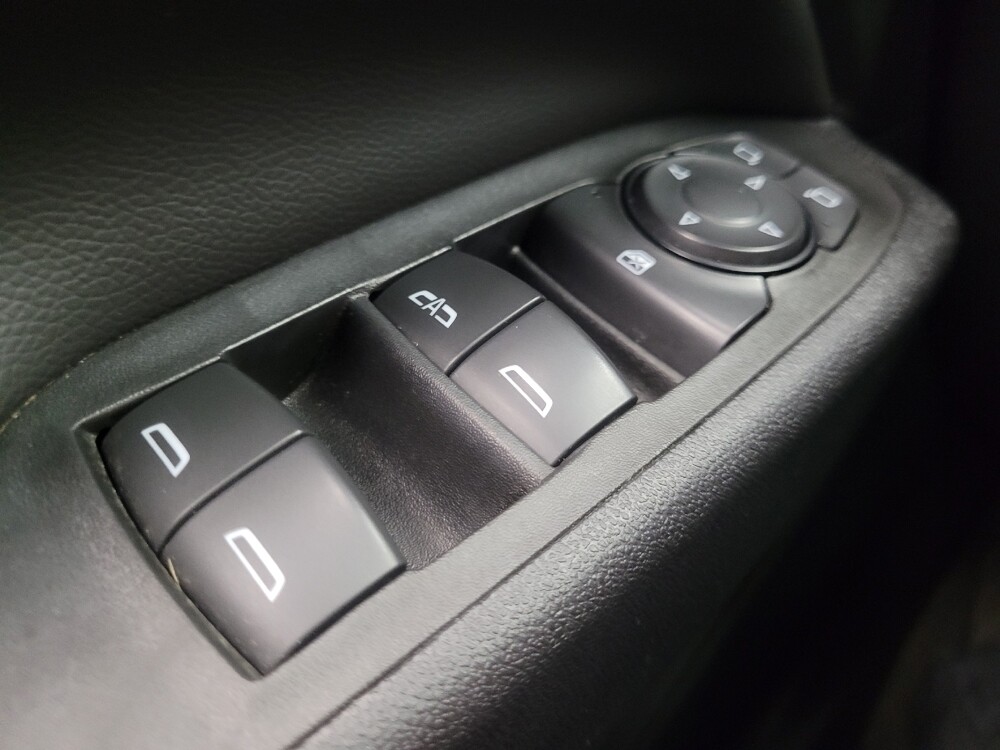 2022 Chevrolet Equinox in Indianapolis, IN 46222 - 18119757 27