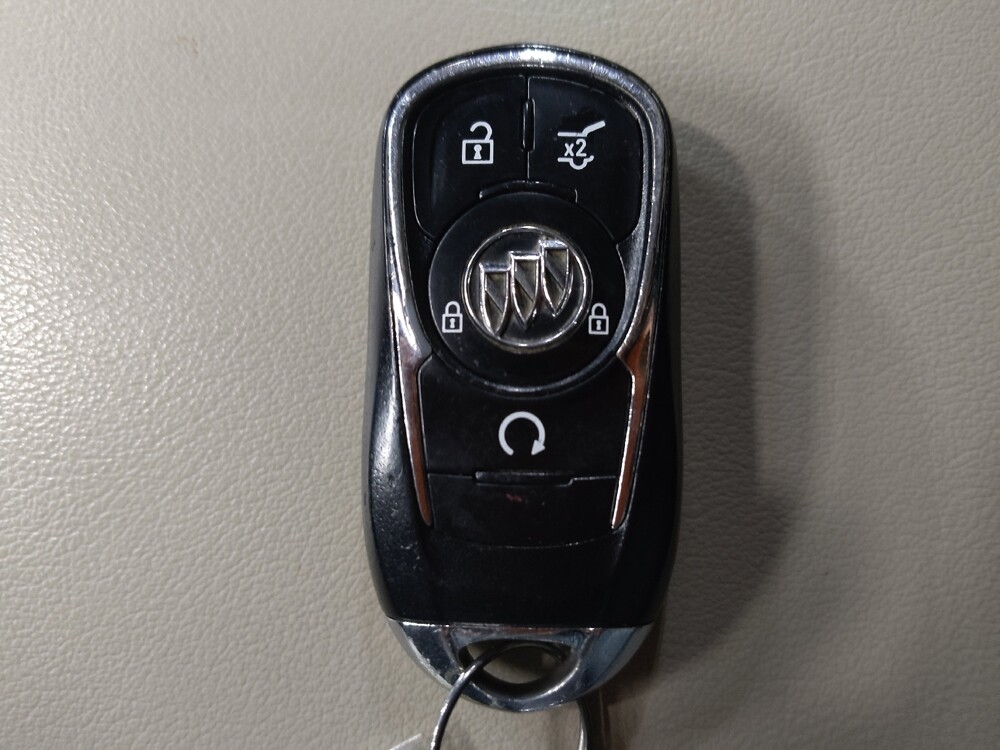 2018 Buick Enclave in Oklahoma City, OK 73139 - 18119776 32