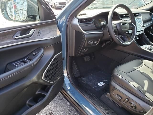 2026 Jeep Grand Cherokee in Bedford, OH 44146 - 18119784 6