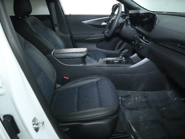 2025 Buick Envista in Bedford, OH 44146 - 18119786 34