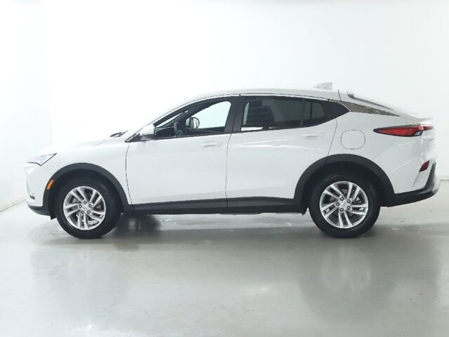 2025 Buick Envista in Bedford, OH 44146 - 18119786 38