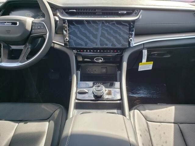 2026 Jeep Grand Cherokee in Bedford, OH 44146 - 18119787 9