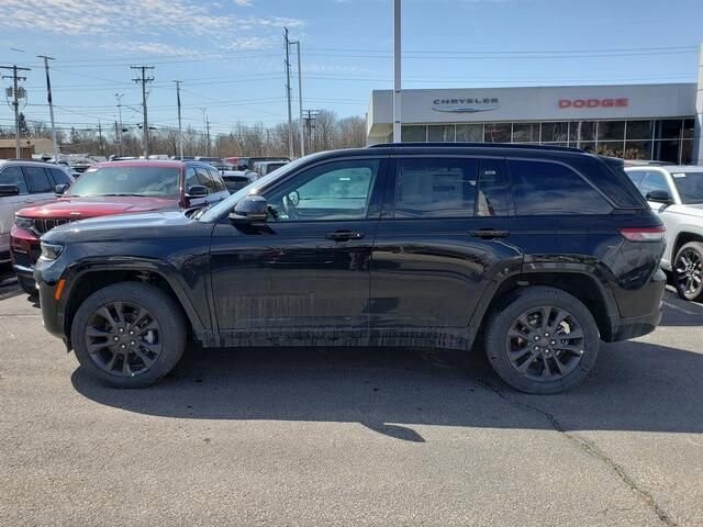 2026 Jeep Grand Cherokee in Bedford, OH 44146 - 18119787 2