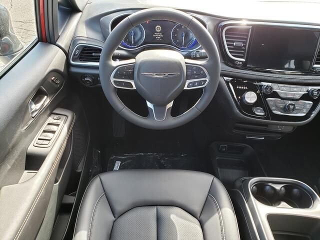 2026 Chrysler Pacifica in Bedford, OH 44146 - 18119791 9