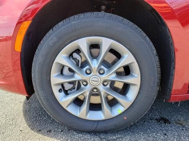 2026 Chrysler Pacifica in Bedford, OH 44146 - 18119791 12