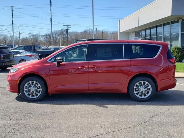 2026 Chrysler Pacifica in Bedford, OH 44146 - 18119791 2