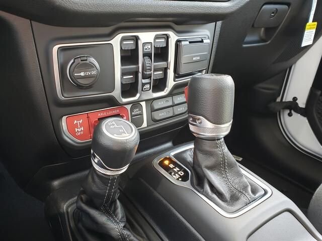 2026 Jeep Gladiator in Bedford, OH 44146 - 18119794 11