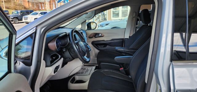2022 Chrysler Voyager in Barton, MD 21521 - 18119796 5