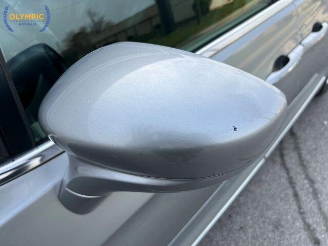 2017 Chrysler Pacifica in Decatur, GA 30032 - 18119805 17