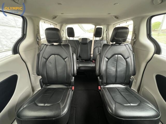 2017 Chrysler Pacifica in Decatur, GA 30032 - 18119805 40