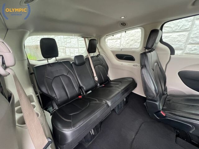 2017 Chrysler Pacifica in Decatur, GA 30032 - 18119805 44