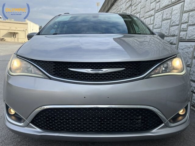 2017 Chrysler Pacifica in Decatur, GA 30032 - 18119805 12