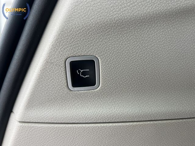 2017 Chrysler Pacifica in Decatur, GA 30032 - 18119805 36