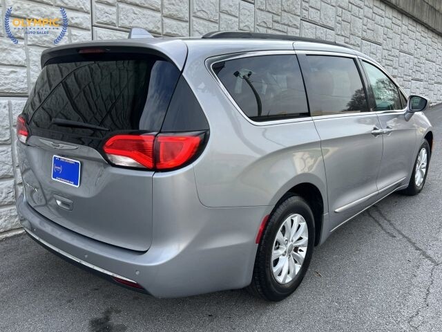 2017 Chrysler Pacifica in Decatur, GA 30032 - 18119805 6