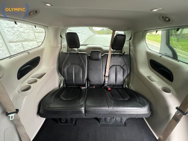 2017 Chrysler Pacifica in Decatur, GA 30032 - 18119805 43