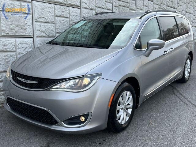 2017 Chrysler Pacifica in Decatur, GA 30032 - 18119805