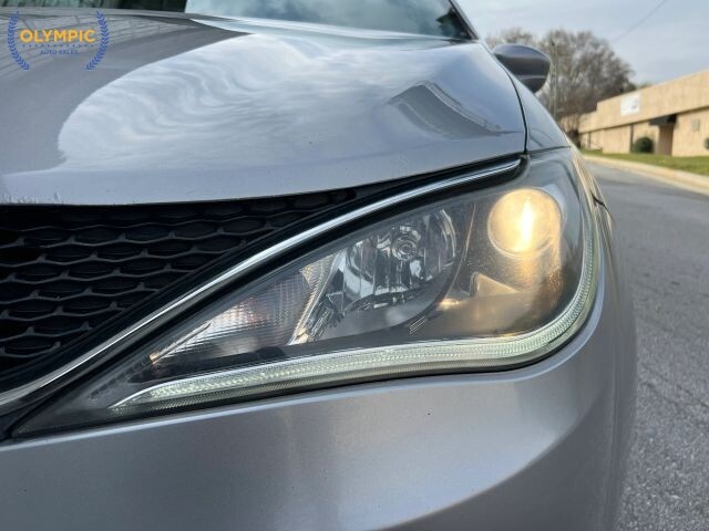 2017 Chrysler Pacifica in Decatur, GA 30032 - 18119805 13
