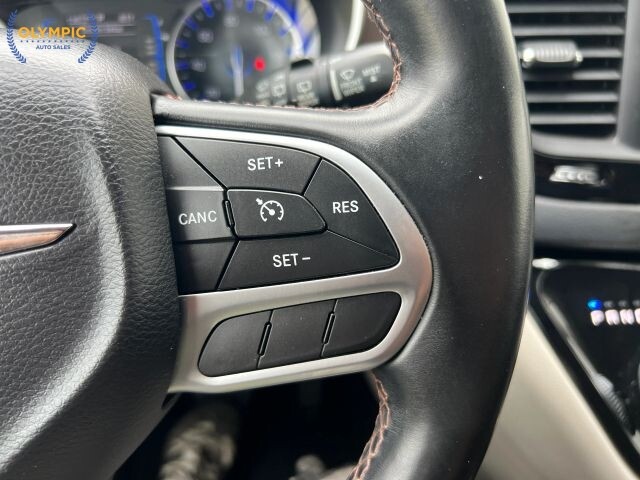 2017 Chrysler Pacifica in Decatur, GA 30032 - 18119805 24